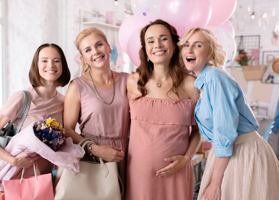 Qui organise une baby shower ? Le guide complet pour réussir l’événement